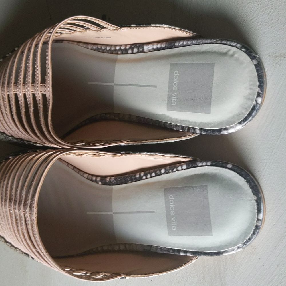 Dolce Vita Kaori Leather Mules - Picture 3 of 12